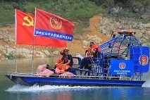 KAIYUN SPORTS-赛艇总决赛焦点战：云贵麒麟队读秒扳平关中旋风队，客场强势带走胜利。教练团队居功至伟的简单介绍